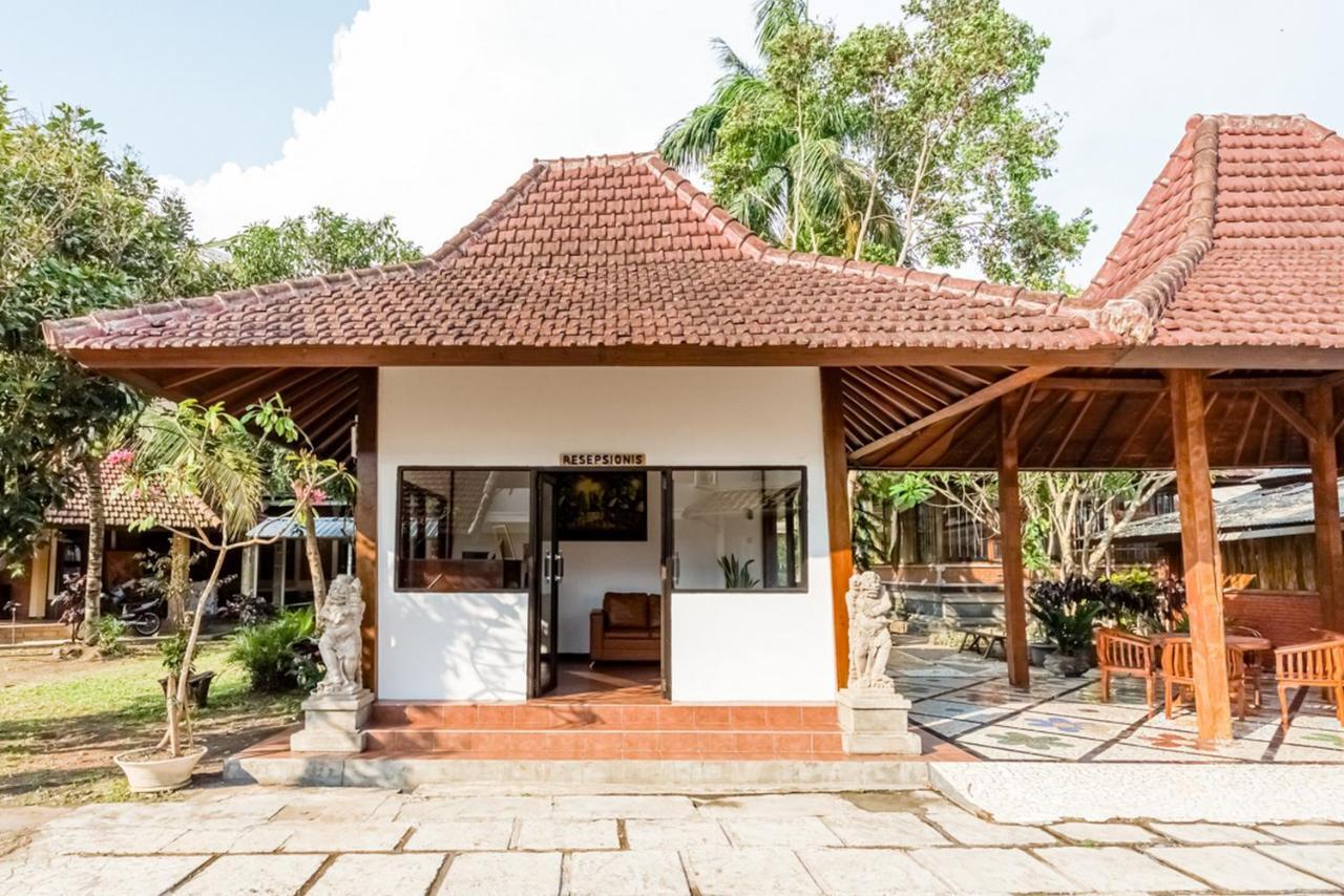 Hotel Reddoorz Syariah Near Gor Ken Arok Malang Exterior foto
