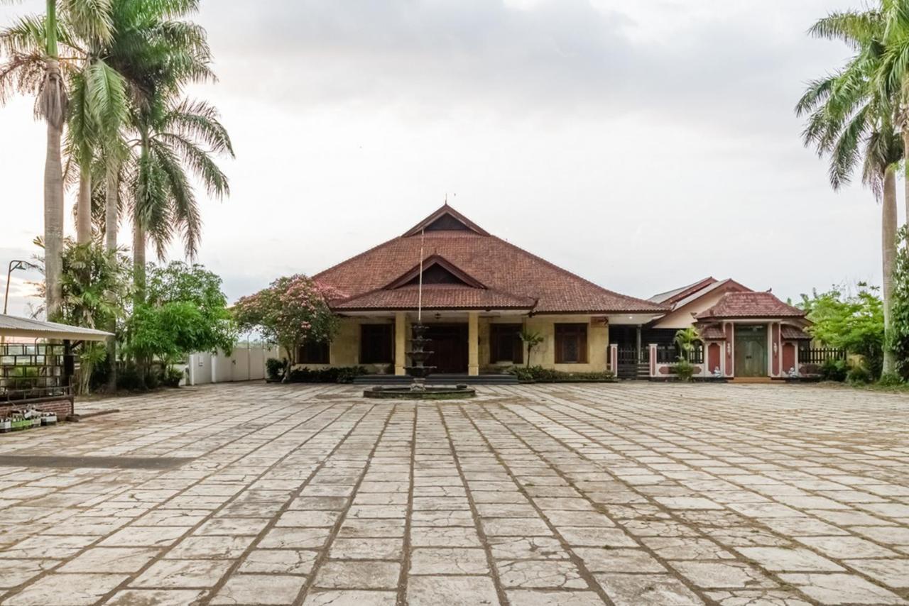 Hotel Reddoorz Syariah Near Gor Ken Arok Malang Exterior foto