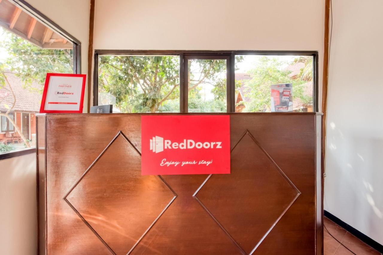 Hotel Reddoorz Syariah Near Gor Ken Arok Malang Exterior foto